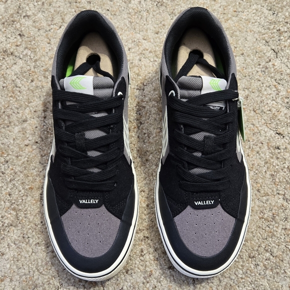 NIB Carium Vallely Skate Black Suede Charcoal Grey Cordura Ivory Logo Sneakers - Picture 3 of 6